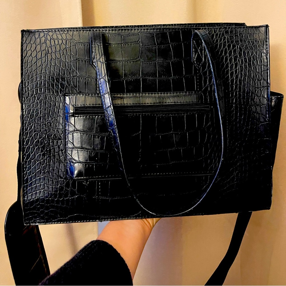 Beis work tote: It's the perfect on-the-go mobile office in a tote bag!